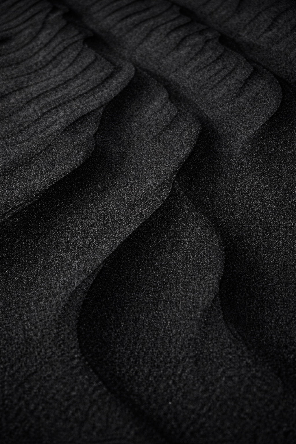 THE VOLCANIC SAND POLISH